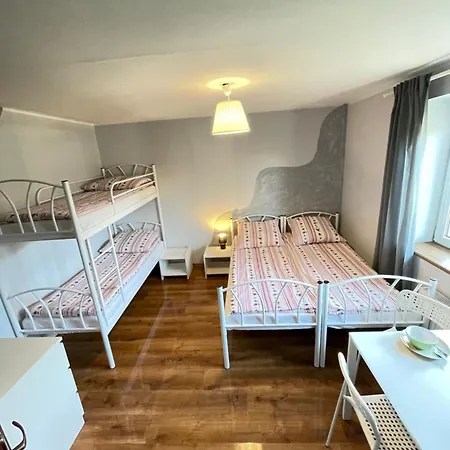 Goscinne Agnes Apartamento Jantar
